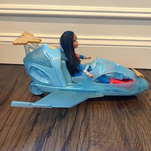 DC Super Hero Girls Wonder Woman & Invisible Jet Dolls 19.0 inches tall - Picture 5 of 17